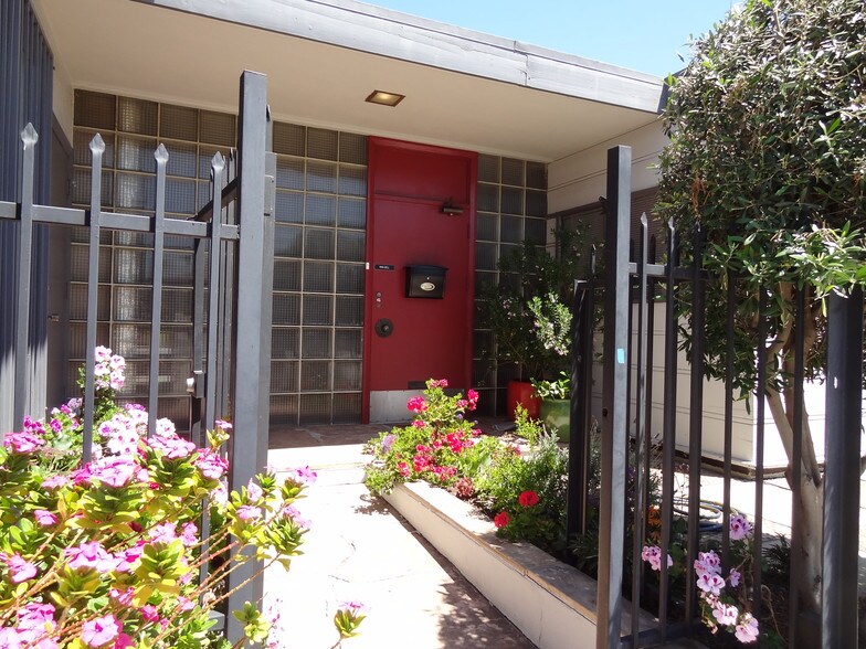 More Photos Of 544 S San Vicente Blvd, Los Angeles Office For Sale