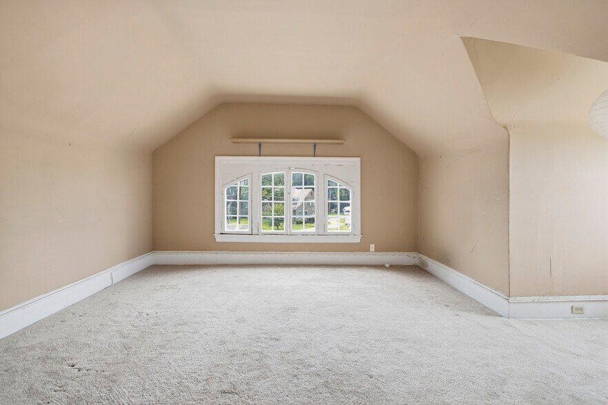 More Photos Of 678 Ferne Blvd, Drexel Hill Office For Sale