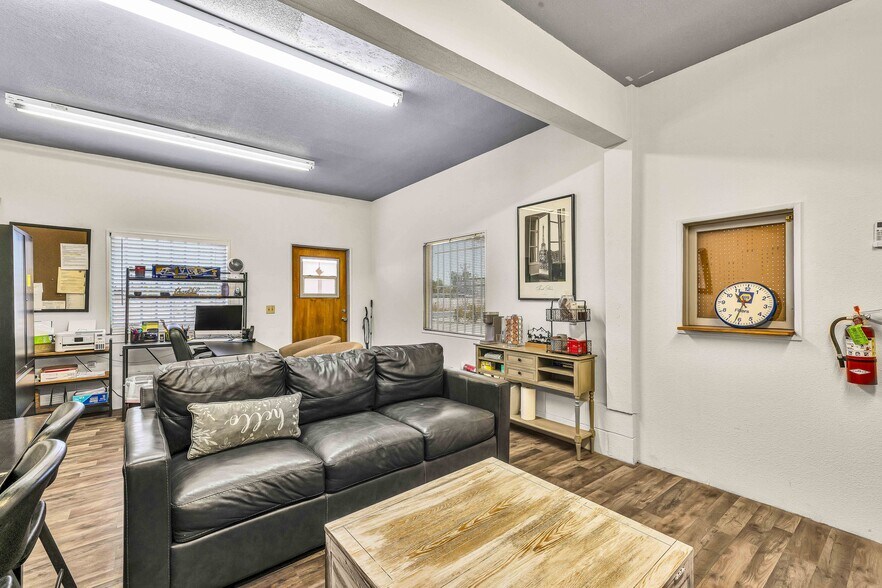 More Photos Of 2476 Stirrup Rd, Borrego Springs General Retail For Sale