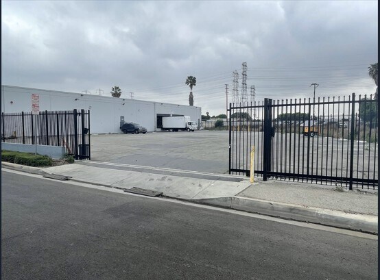 More Photos Of 2253-2257 Saybrook Ave, Commerce Manufacturing For Lease