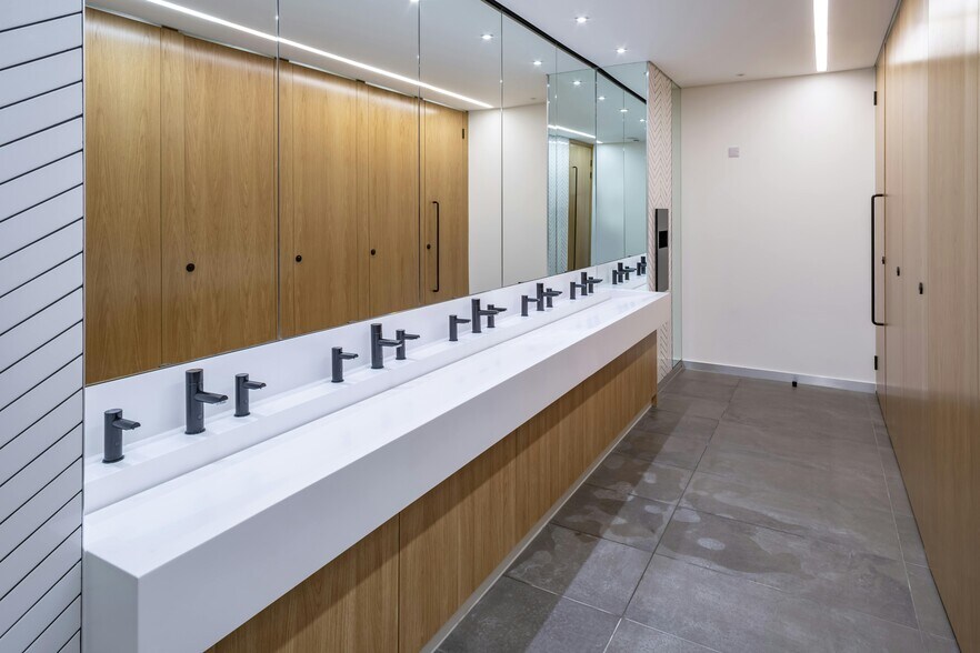 More Photos Of 1 Kingsway, London Office For Lease