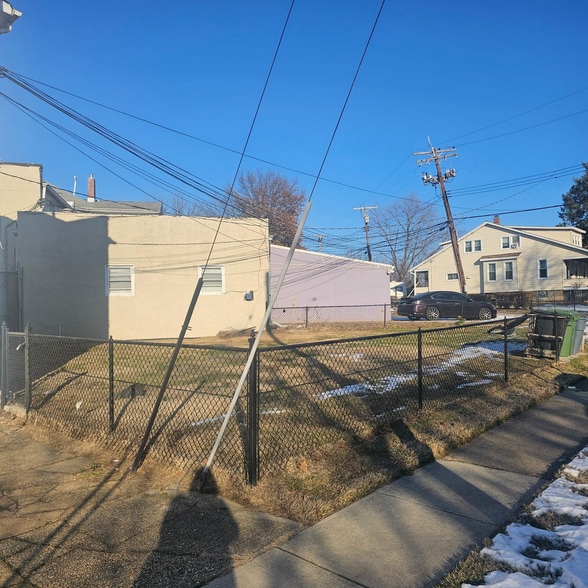 More Photos Of 6401-6405 Belair Rd, Baltimore Storefront Retail Office For Lease