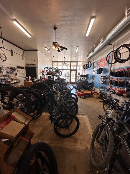 More Photos Of 36 W Utah Ave, Payson Storefront For Sale