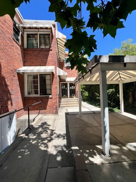More Photos Of 22 Winter St, Reno Loft Creative Space For Lease