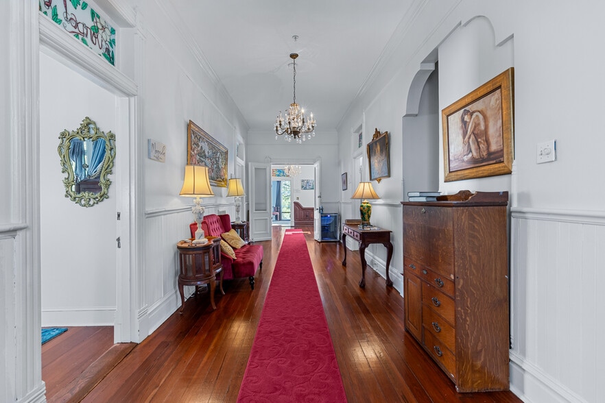 More Photos Of 402 E Gaston St, Savannah Hospitality For Sale