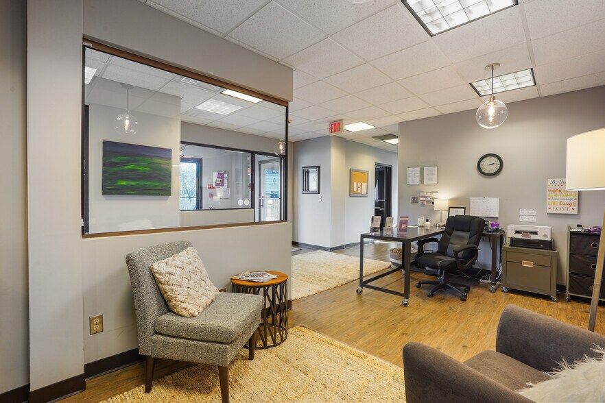 More Photos Of 10 E Willow St, Millburn Office For Lease