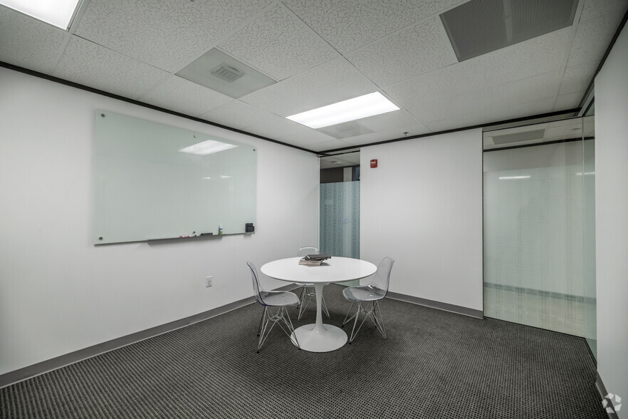 More Photos Of 505 N Sam Houston Pky E, Houston Unknown For Lease
