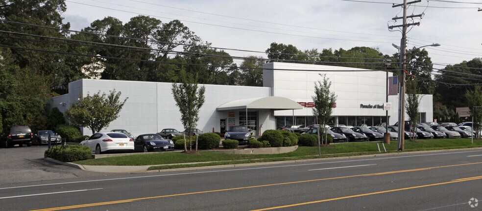 More Photos Of 855 E Jericho Tpke, Huntington Station Auto Dealership For Lease