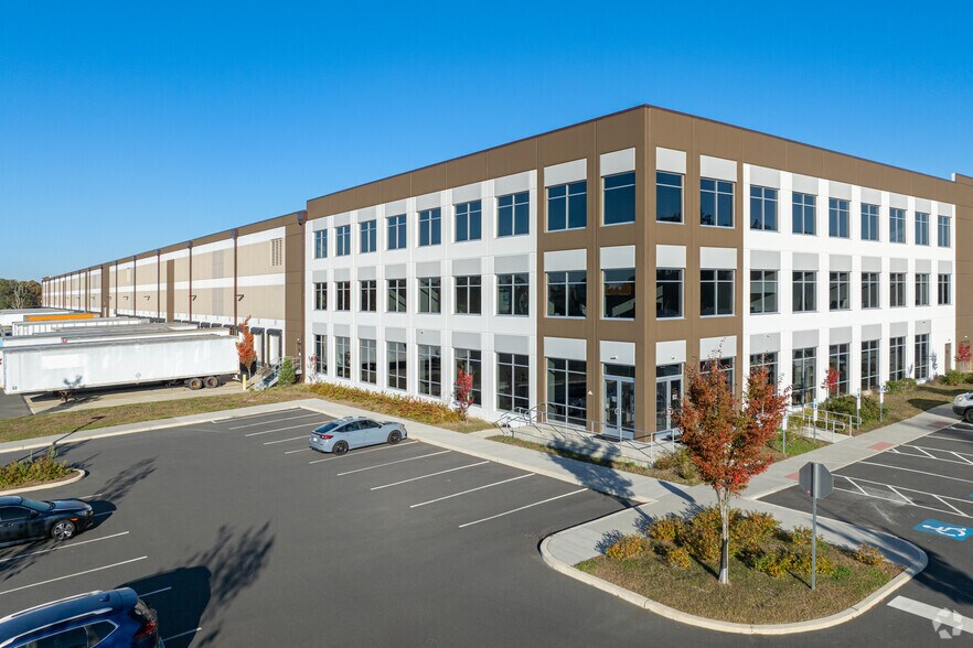 More Photos Of 200 S Pemberton Rd, Pemberton Distribution For Lease