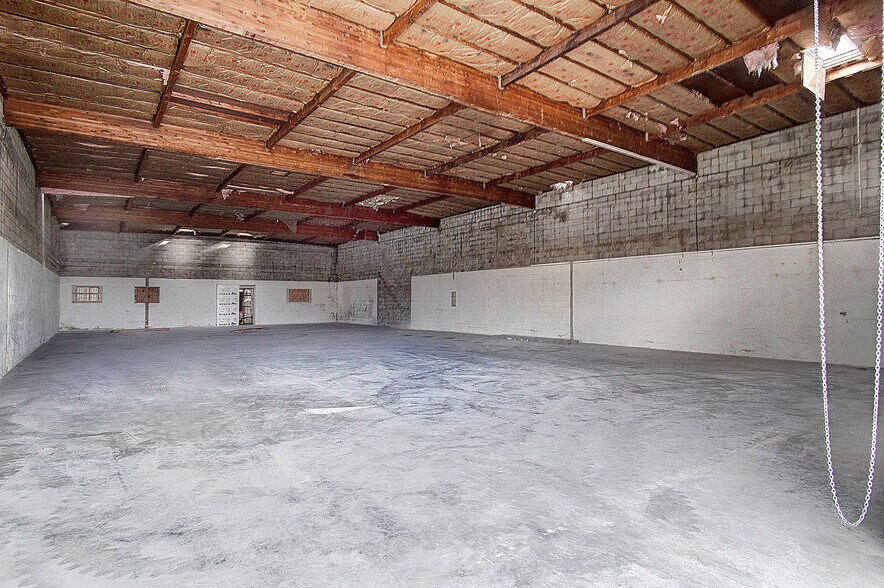 More Photos Of 15539 Vermont Ave, Paramount Manufacturing For Lease