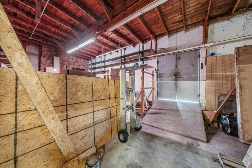 More Photos Of 606 Albert Pike Rd, Hot Springs National Park Freestanding For Sale