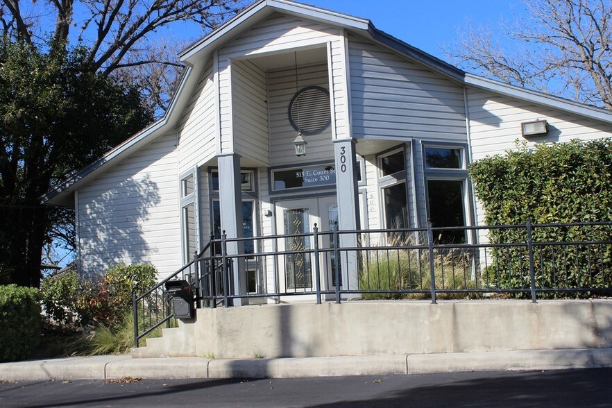 Primary Photo Of 515 E Court St, Seguin Office Residential For Lease