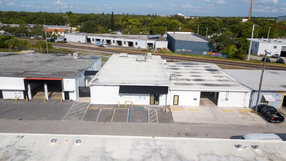 More Photos Of 12260 NE 13th Ct, North Miami Warehouse For Lease