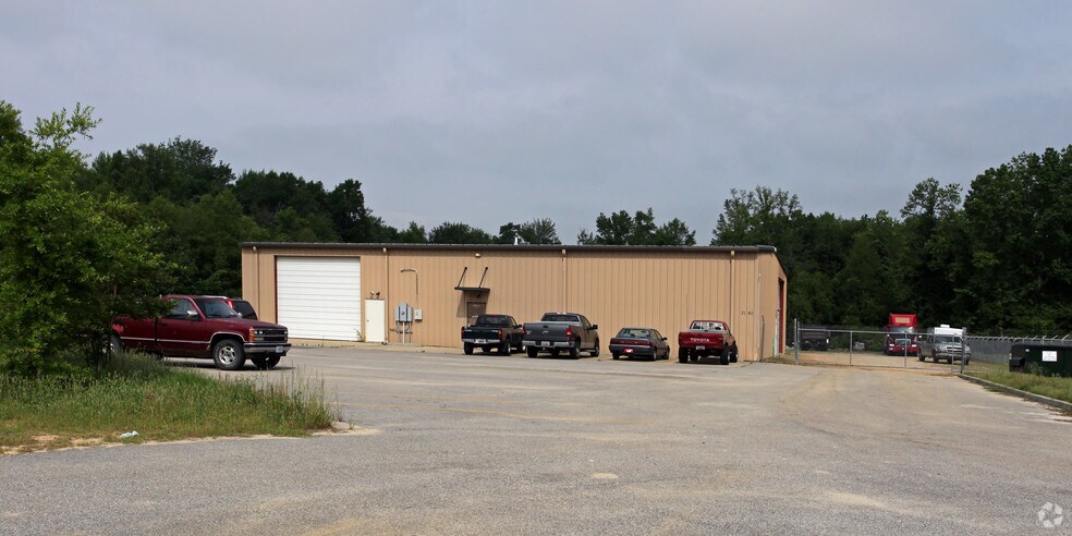 Primary Photo Of 2185 Storage Rd, Sumter Light Manufacturing For Sale