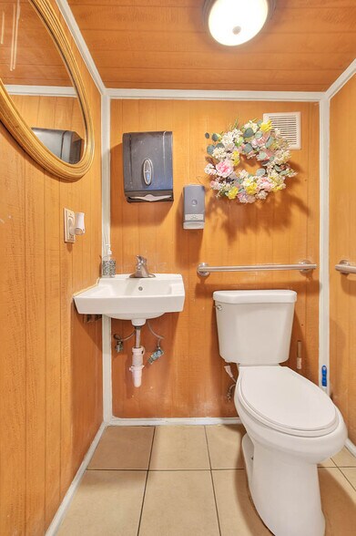 More Photos Of 14901 S Western Ave, Gardena Freestanding For Lease