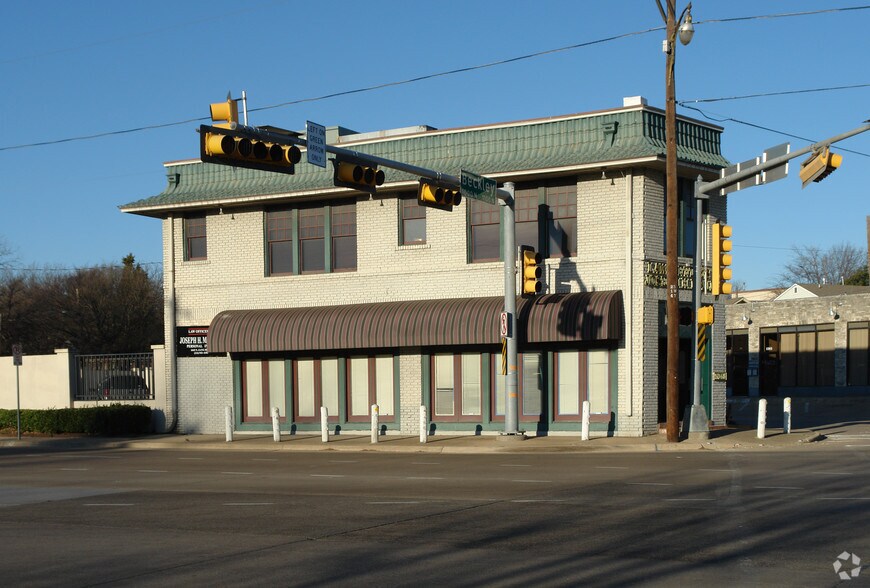 1045 N Zang Blvd, Dallas, TX 75208 Office For Lease