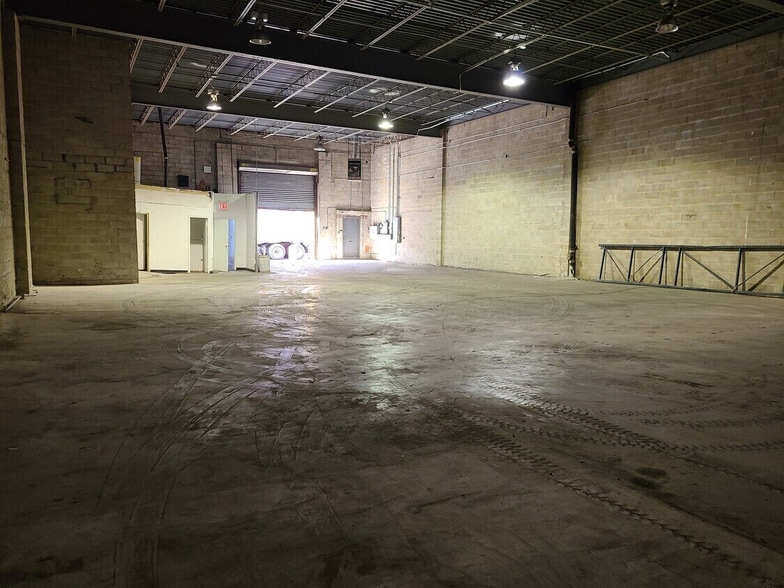 More Photos Of 527 E 82nd St, Brooklyn Industrial For Sale