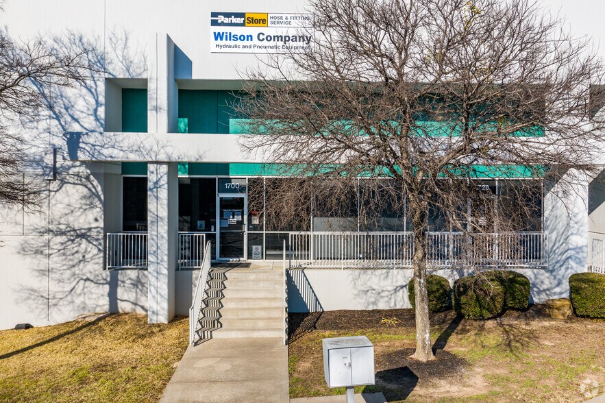 More Photos Of 8606-9101 Wall St, Austin Unknown For Lease