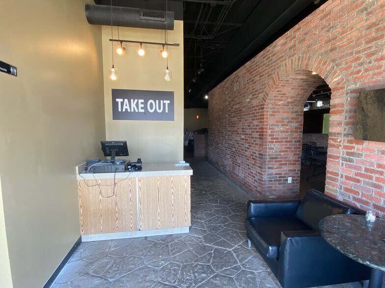 More Photos Of 3117 McCullough Blvd, Belden Restaurant For Sale