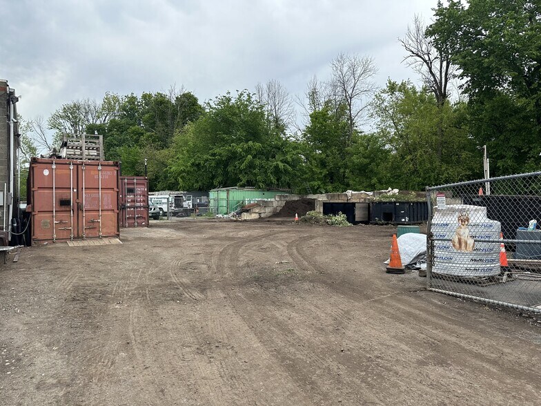 More Photos Of 2530 Springfield Ave, Vauxhall Land For Lease