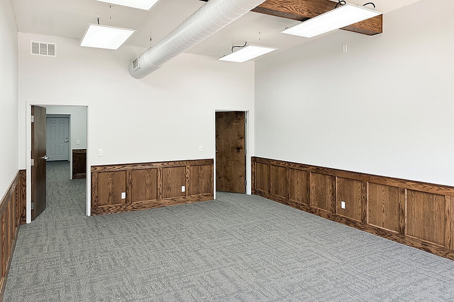 More Photos Of 166 Main St, Springfield Office For Sale