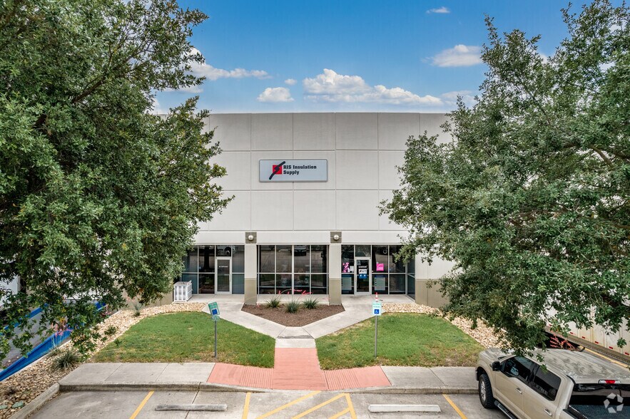 More Photos Of 5108 Rittiman Rd, San Antonio Unknown For Lease