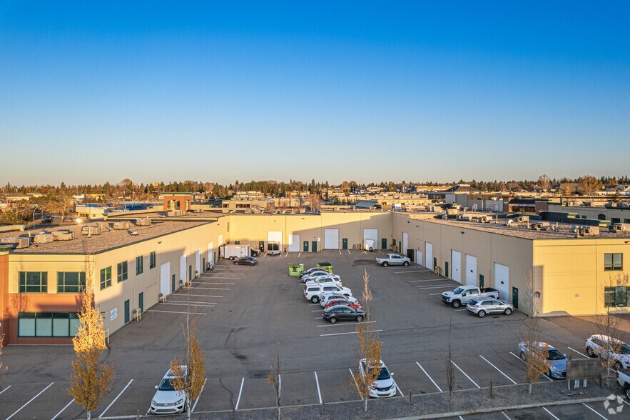 More Photos Of 150 Chippewa Rd, Sherwood Park Flex For Sale