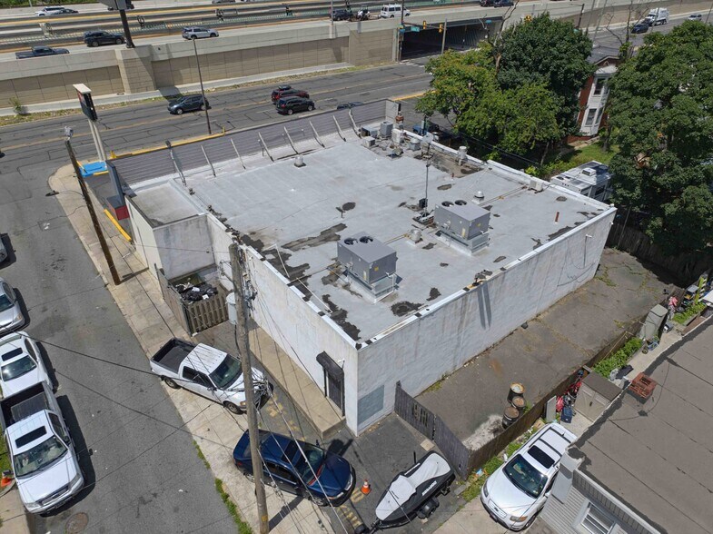 More Photos Of 5921 Tacony St, Philadelphia Bar For Sale