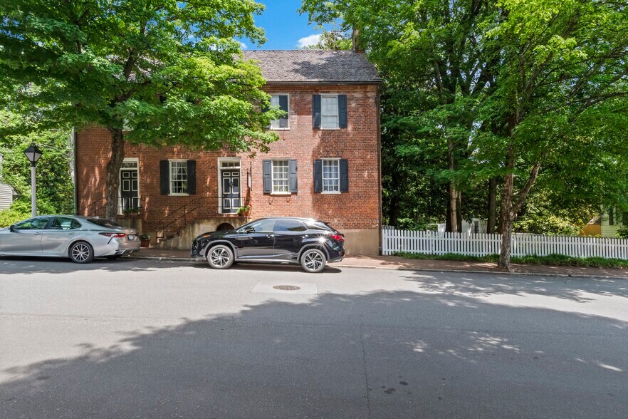 More Photos Of 803 S Main St, Winston-Salem Hospitality For Sale