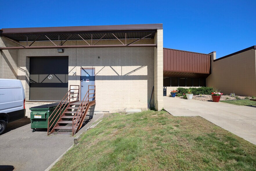 More Photos Of 2525 Nevada Ave N, Golden Valley Light Distribution For Sale