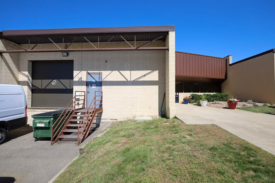 More Photos Of 2525 Nevada Ave N, Golden Valley Light Distribution For Sale