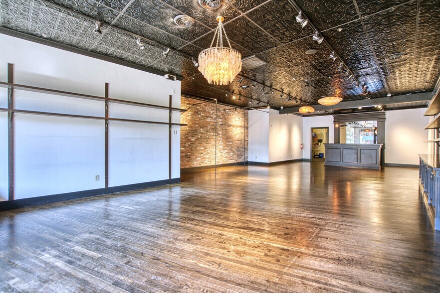 More Photos Of 943 Pearl St, Boulder Storefront Retail Office For Lease