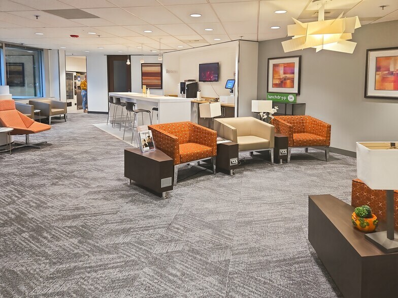 More Photos Of 11900 NE 1st St, Bellevue Coworking Space