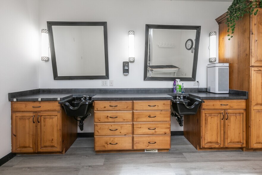 More Photos Of 445 N 700 W, North Salt Lake Warehouse For Sale