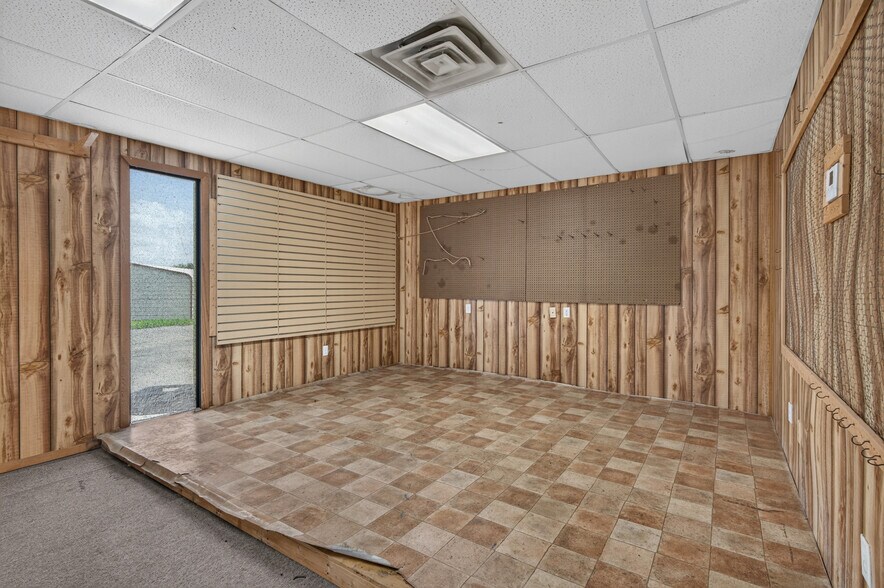 More Photos Of 479247 US Highway 64, Roland Warehouse For Sale