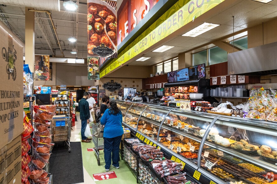 More Photos Of 16320 Crossbay Blvd, Howard Beach Supermarket For Sale