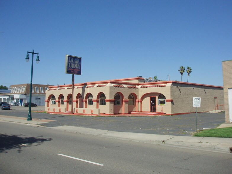 More Photos Of 910 S Cherokee Ln, Lodi Restaurant For Sale