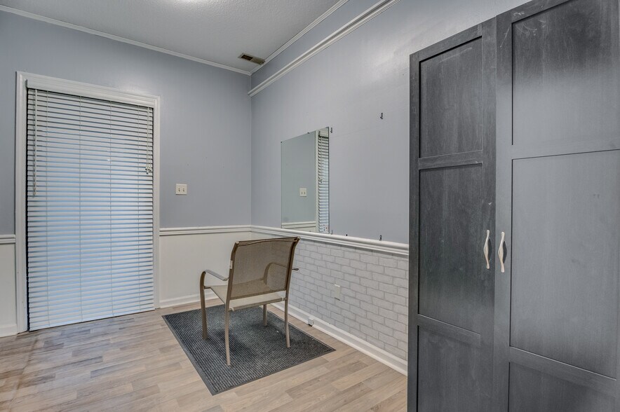 More Photos Of 411 Western Blvd, Jacksonville Medical For Lease