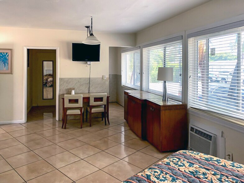 More Photos Of 1010 S Federal Hwy, Hollywood Hotel For Sale