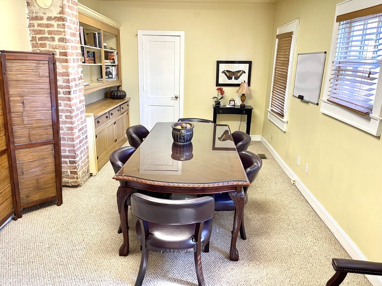 More Photos Of 440 S Perry St, Lawrenceville Office For Lease