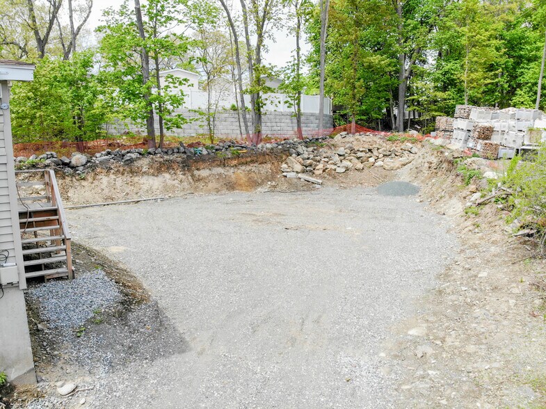 More Photos Of 25 Popes Ln, Danvers Flex For Sale