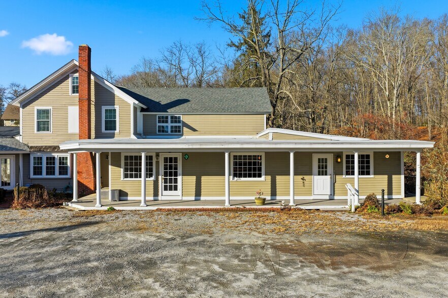More Photos Of 33 Deep River Rd, Centerbrook Flex For Sale