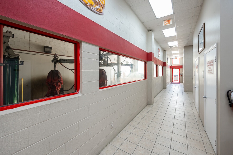 More Photos Of 8090 Gladiolus Dr, Fort Myers Carwash For Sale