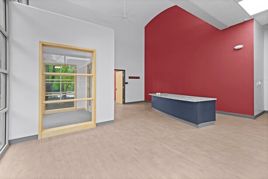 More Photos Of 1416 44th St SW, Wyoming Medical For Sale