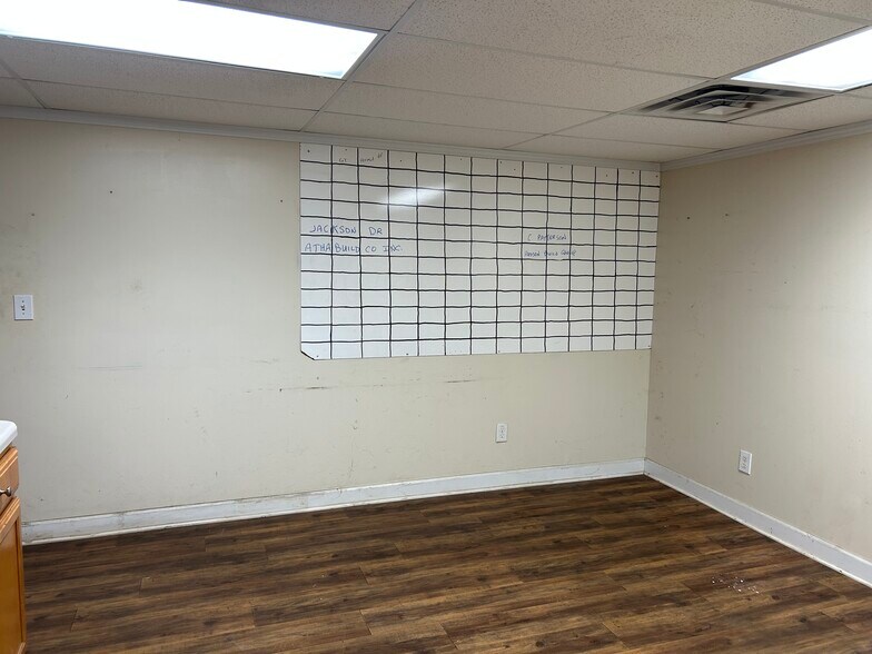 More Photos Of 9296 S Main St, Jonesboro Service For Sale