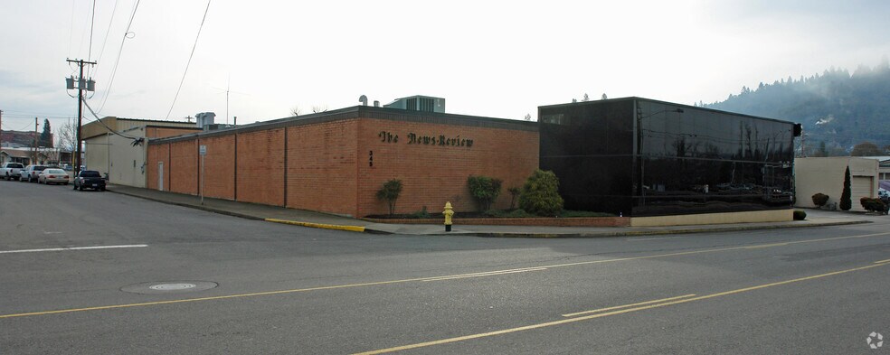 More Photos Of 345 NE Winchester St, Roseburg Office For Lease