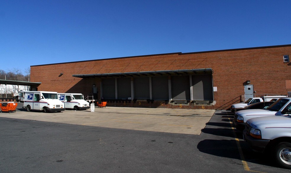 More Photos Of 3515-3521 V St NE, Washington Unknown For Lease