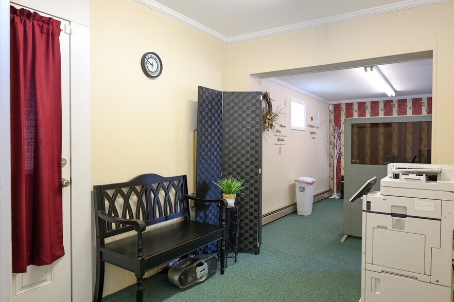 More Photos Of 1616 Blountville Blvd, Blountville Office Residential For Sale
