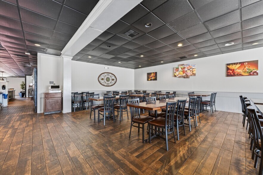 More Photos Of 4000 Fort Campbell Blvd, Hopkinsville Restaurant For Sale