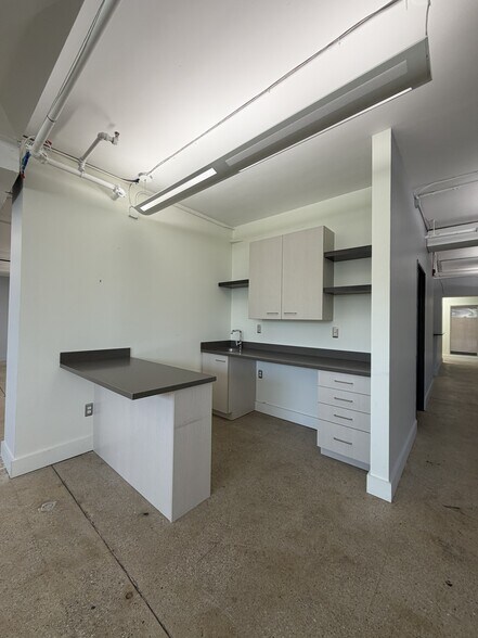 More Photos Of 333 W 7th St, Royal Oak Office For Lease